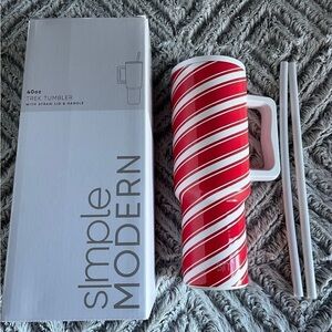 Simple Modern 40oz Trek